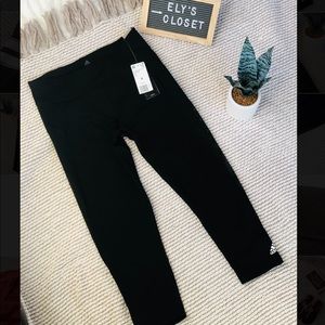 🆕 Adidas women black leggings 🆕